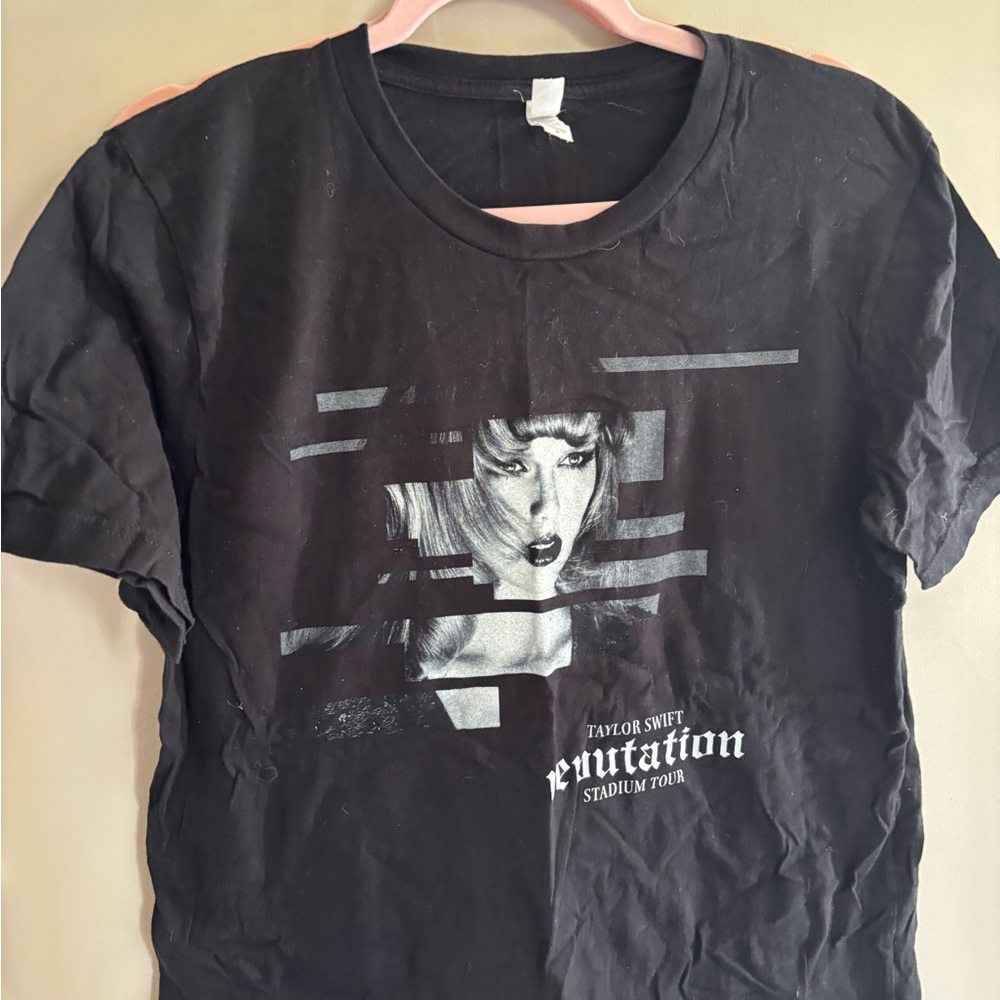 Taylor Swift reputation tour tee